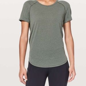 Lululemon Open Up Tie Back Tee. Size 6.